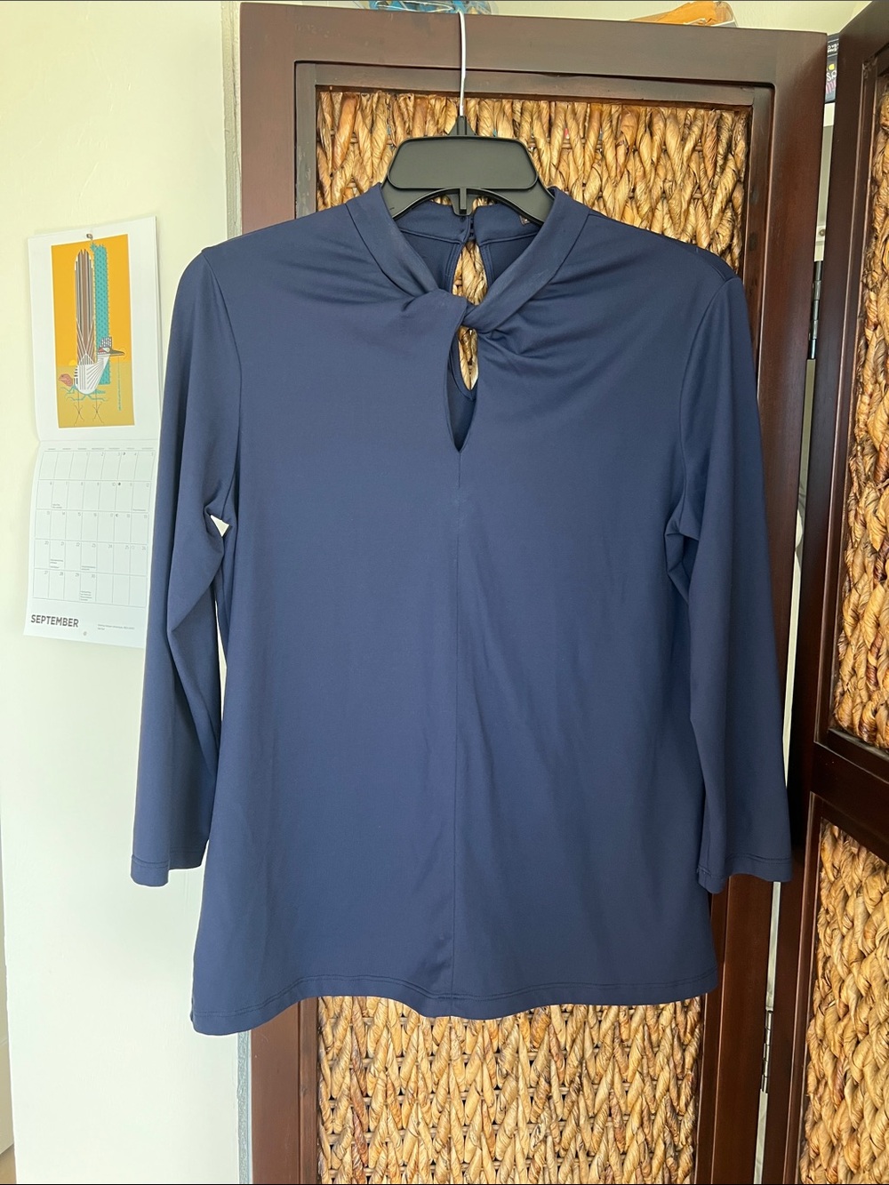 J. McLaughlin Navy Twist-Keyhole Long Sleeve Top size S